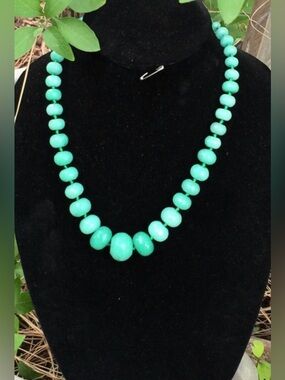 Green Graduated Bead Necklace